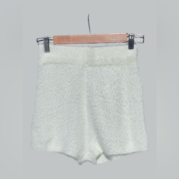Missguided Soft White High Waist Shorts - Picture 2 of 10